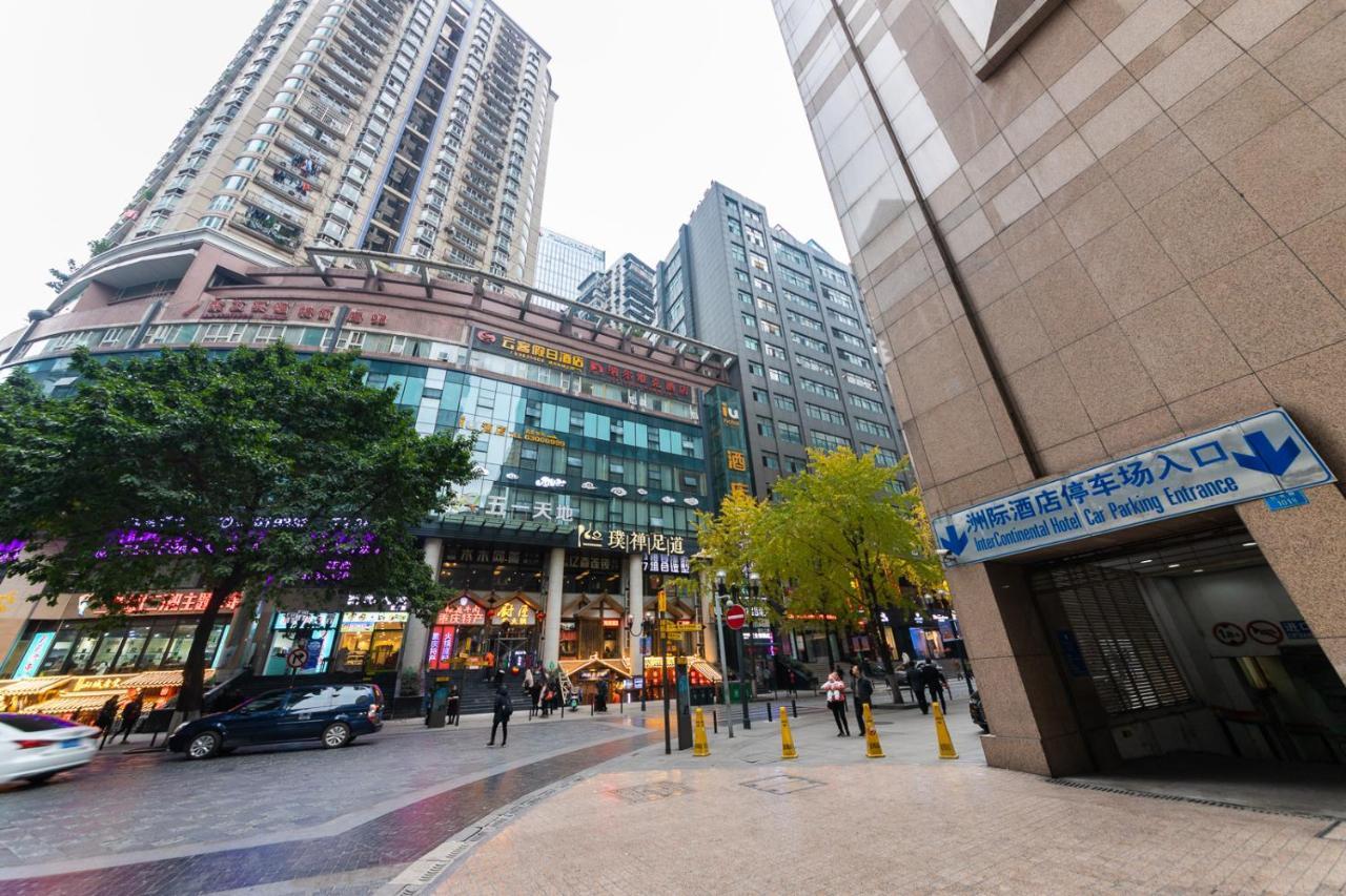 Iu Hotel Chongqing Jiefangbei Exteriör bild